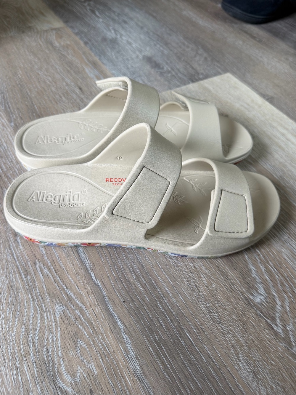 Alegria Printed Slide Sandals Orbyt Miami Beach Recovery Tech Adjustable Size 9